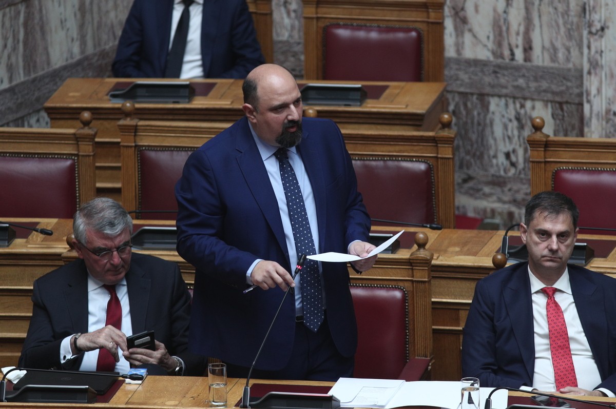 Χρήστος Τριαντόπουλος Βουλή πρόταση δυσπιστίας