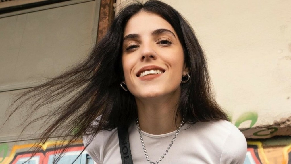 Άννα Μαρία Βέλλη: Την φυγάδευσαν οι φίλες της μετά την ανάρτηση του Άρη Μακρή