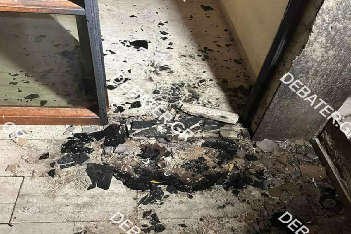 Βύρωνας: Έκρηξη από γκαζάκια σε είσοδο πολυκατοικίας -Σοβαρές υλικές ζημιές (pics)