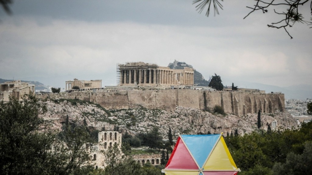 Η Νέα Δημοκρατία φιάχνει τα… ζύγια για να μην πέσει ο «γαλάζιος αετός»