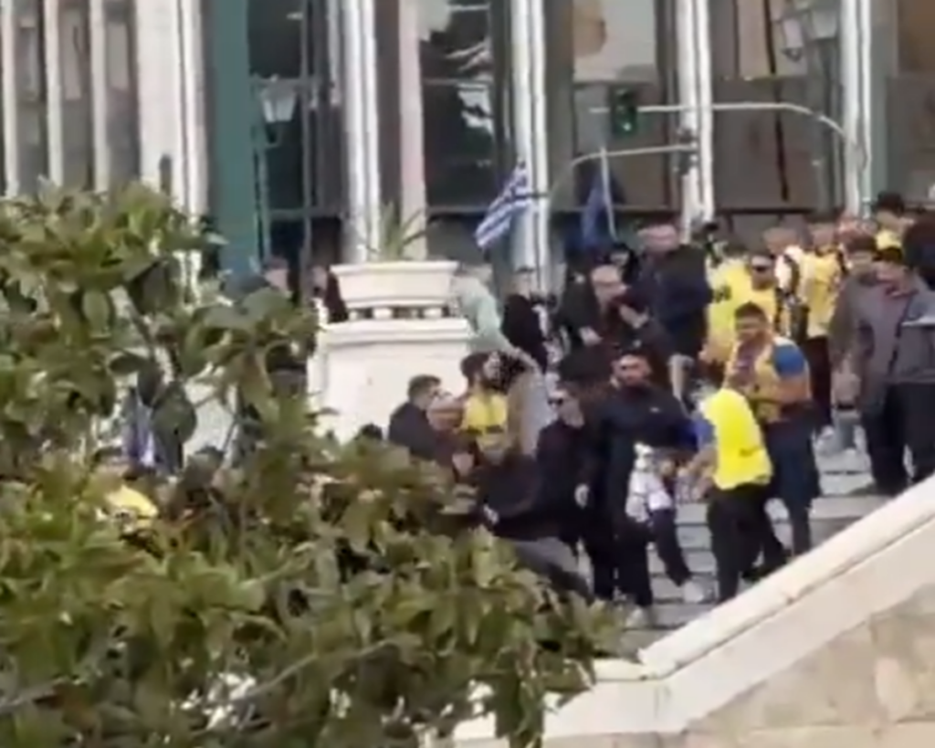 Δυο οι προσαγωγές στο επεισόδιο με οπαδούς της Μακάμπι Τελ Αβίβ στο Σύνταγμα – Η ανακοίνωση της ΕΛΑΣ