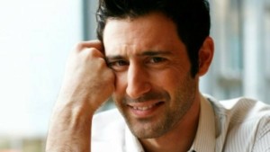 Λευτέρης Ελευθερίου: «Έχω υπάρξει κακοποιητικός και σε φίλους και σε σχέσεις, έχω κακοποιήσει και τον εαυτό μου»
