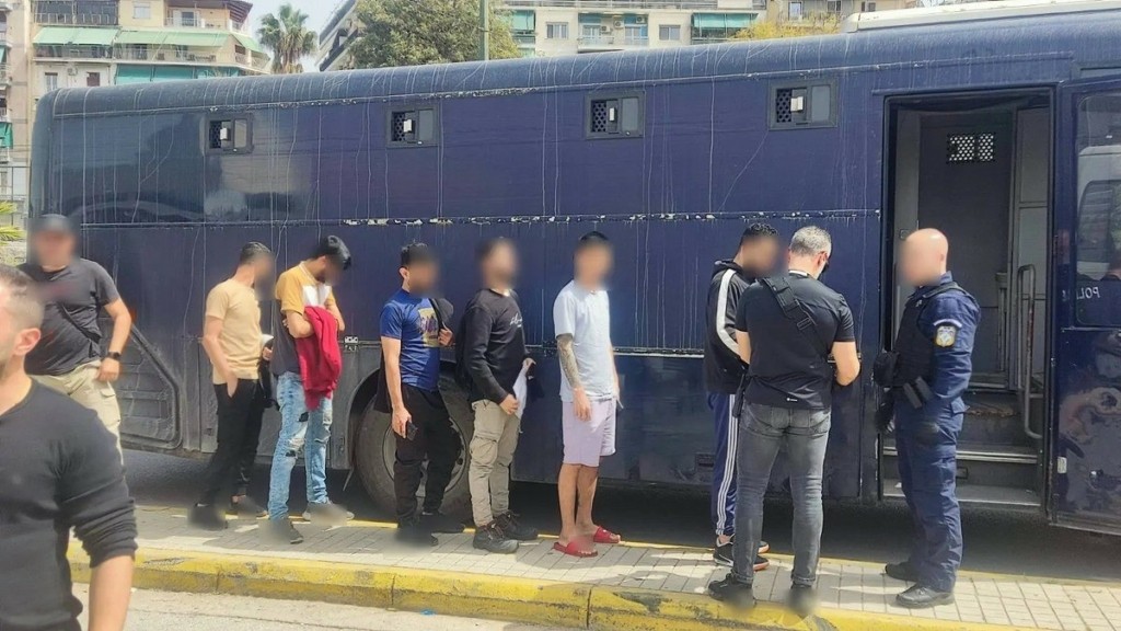Άγιος Παντελεήμονας: Επιχείρηση της ΕΛ.ΑΣ – Βρέθηκαν 54 άτομα χωρίς άδεια παραμονής