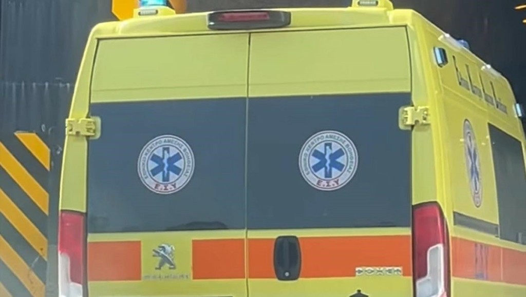 Μεσολόγγι: Ρομά επιτέθηκε και χτύπησε με μπουνιές και κλωτσιές πλήρωμα ασθενοφόρου
