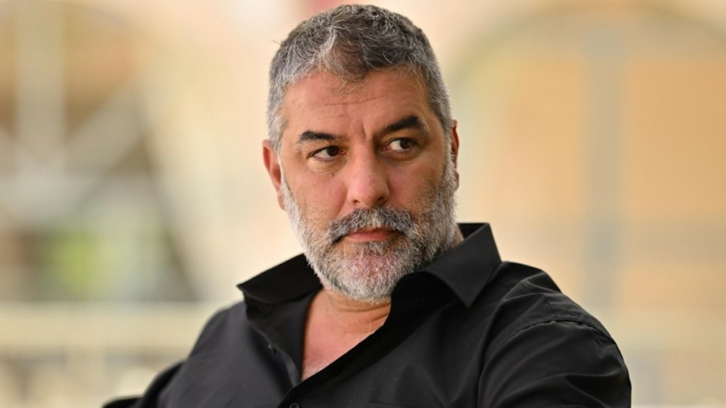 Δείτε πώς ήταν ο Βασίλης Μπισμπίκης σε ηλικία 19 ετών – Η φωτογραφία που δημοσίευσε