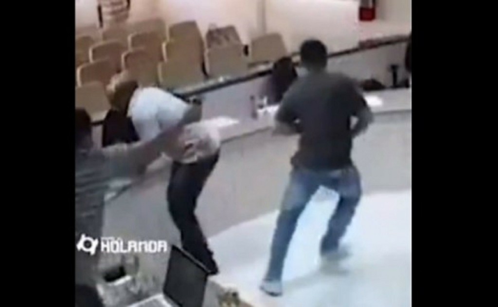 Σοκαριστικές εικόνες σε δικαστήριο στη Βραζιλία – Γιος πυροβολεί τον δολοφόνο του πατέρα του