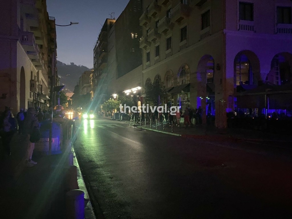 Ξαφνικό μπλακ άουτ στο κέντρο της Θεσσαλονίκης – Δέχθηκε 150 κλήσεις για απεγκλωβισμό ατόμων η Πυροσβεστική