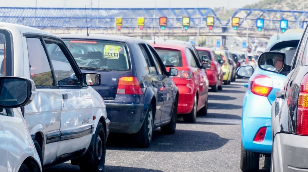Συνεχίζεται η «απόδραση» των εκδρομέων του Πάσχα – Πάνω από 420 χιλιάδες οχήματα έφυγαν από την Αττική