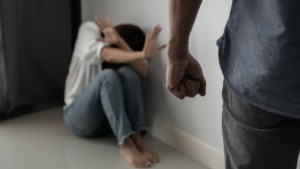 53χρονος απείλησε την σύντροφο του στην Αλόννησο: «Θα σφάξω εσένα, την κόρη σου και τον πρώην σου»