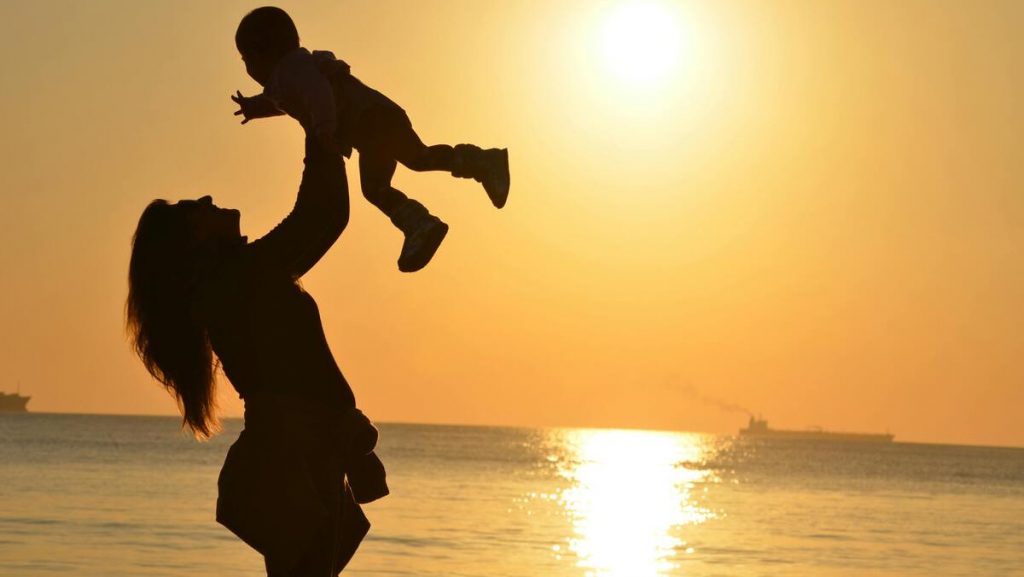 Επίδομα παιδιού Α21: Μέχρι τις 3 Νοεμβρίου η προθεσμία για νέες αιτήσεις ή τροποποιήσεις