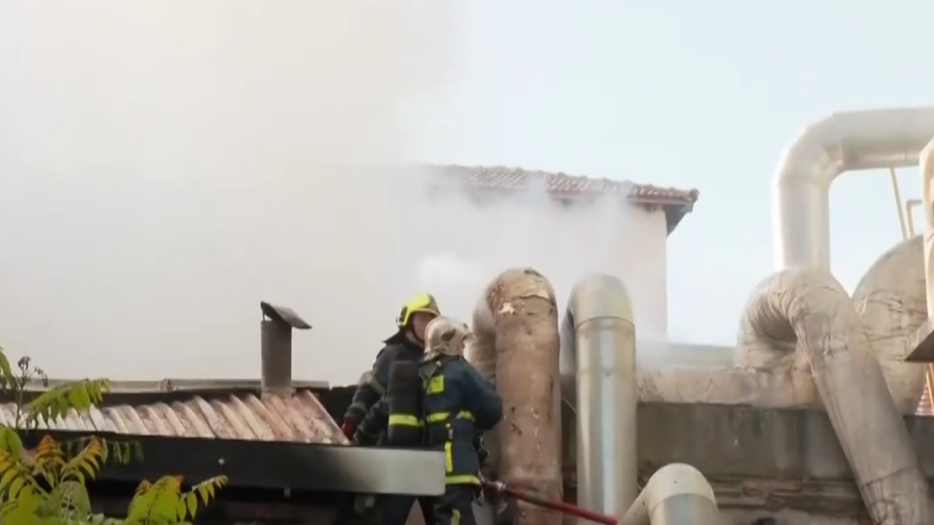 Φωτιά σε κέντρο διασκέδασης στο λιμάνι της Θεσσαλονικής