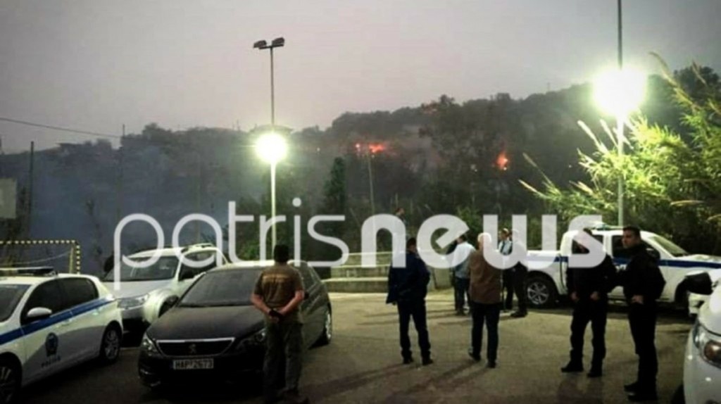 Φωτιά στην Ηλεία: Ολονύχτια μάχη με τις αναζωπυρώσεις οι πυροσβέστες
