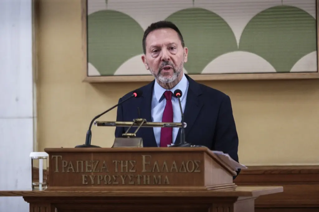 Στουρνάρας: «Πιθανότερη η μείωση των επιτοκίων από την ΕΚΤ παρά η αύξηση τους»