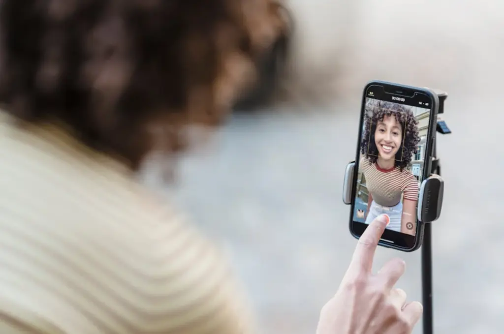 ΑΑΔΕ: 20 γνωστοί influencers πιάστηκαν στη «φάκα» – Χρεώνουν 10.000 ευρώ την ανάρτηση