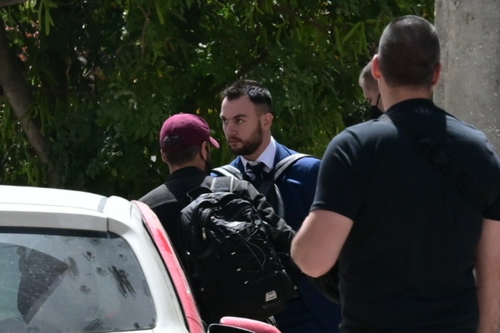 Στον ανακριτή ο Κωνσταντίνος Φλώρος – Αντιμέτωπος με κακούργημα