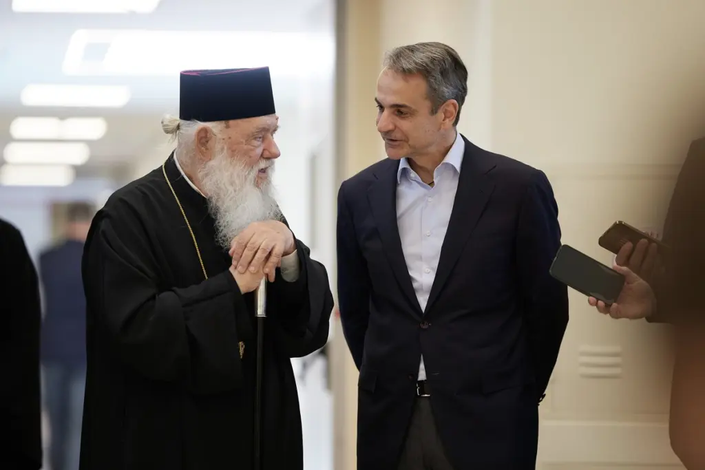 Μητσοτάκης: «Στενή η συνεργασία με την Εκκλησία» -Ιερώνυμος: «Δεν θα κάνουμε ό,τι μας πει ο Βελόπουλος»