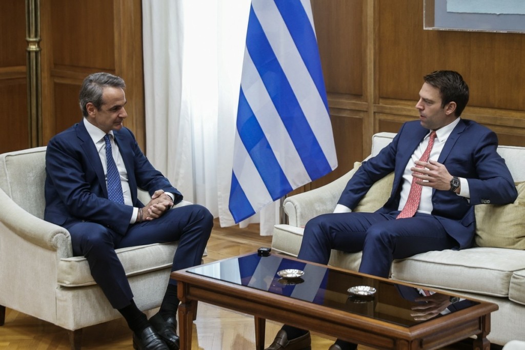 Το παιχνίδι της «γάτας με το ποντίκι» – Τι κρύβει η στοχοποίηση Μητσοτάκη από τον Κασσελάκη