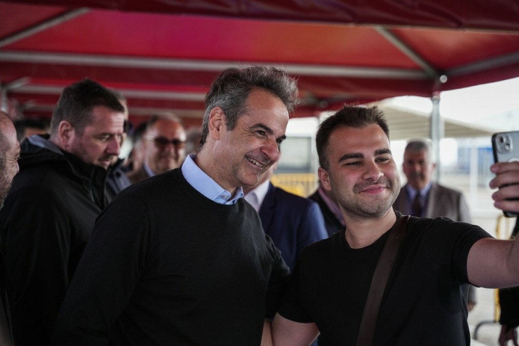Μυτιλήνη: Ο Κυριάκος Μητσοτάκης συναντήθηκε με Τούρκους τουρίστες (pics)