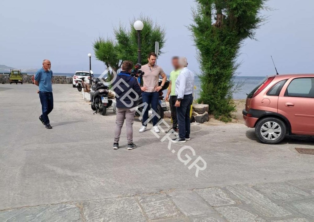 Στη Νίσυρο ο Κασσελάκης: Η συνάντηση με τον πατέρα που κατήγγειλε πρώτος τον φύλακα για ασέλγεια σε ανηλίκους