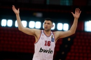 Ολυμπιακός: Έγραψε ιστορία ο Κώστας Παπανικολάου – 4ος σε ασίστ στην ιστορία των “ερυθρόλευκων”