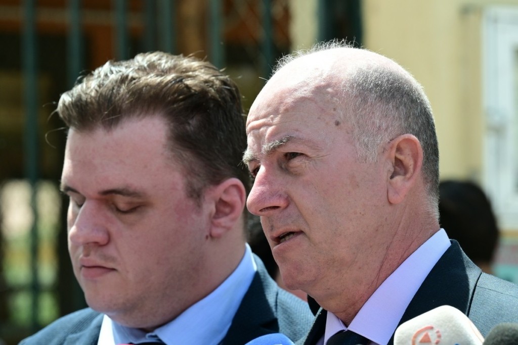 Πατέρας Φλώρου για το άγριο περιστατικό στη Βουλή: Όλα ξεκίνησαν από μια προσωπική αντιδικία