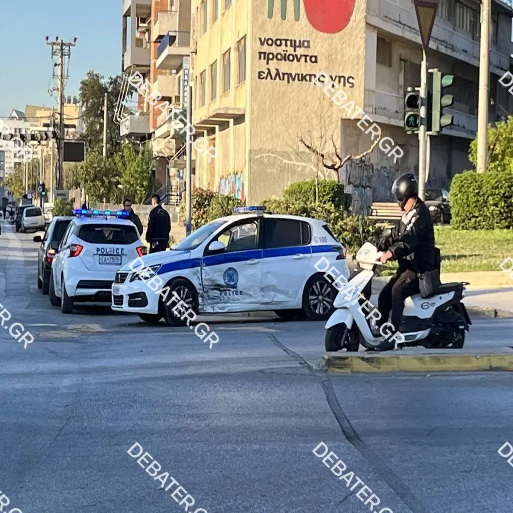 Νίκαια: Τροχαίο ατύχημα ΙΧ με περιπολικό – Τραυματίστηκε ένας αστυνομικός