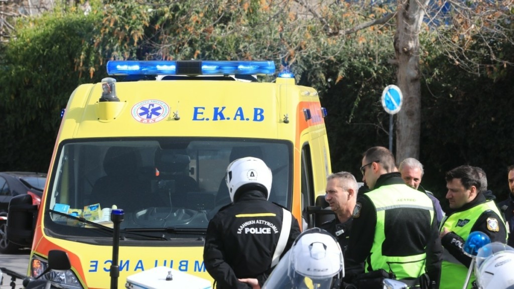 Νέο θανατηφόρο τροχαίο-Καλλιθέα: Νεκρή 44χρονη οδηγός μηχανής, 2 σοβαρά τραυματίες