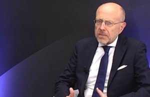 Βαρτζόπουλος: Η απαγόρευση αλκοόλ, καπνικών και social media σε ανηλίκους