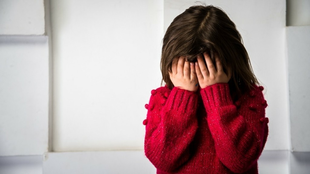 Χαλκίδα: 9χρονη Ρομά φέρει σημάδια σεξουαλική κακοποίησης – Οι ισχυρισμοί της αδερφής της