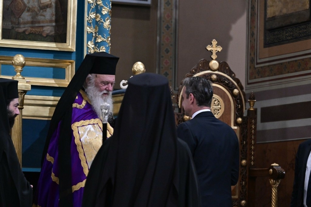 Κυριάκος Μητσοτάκης: Παρών στη λειτουργία της Μεγάλης Πέμπτης στην Μητρόπολη Αθηνών