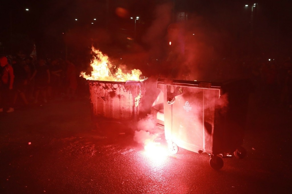 «Καίγεται» το Πασαλιμάνι μετά την πρόκριση του Ολυμπιακού στον τελικό του Conference League