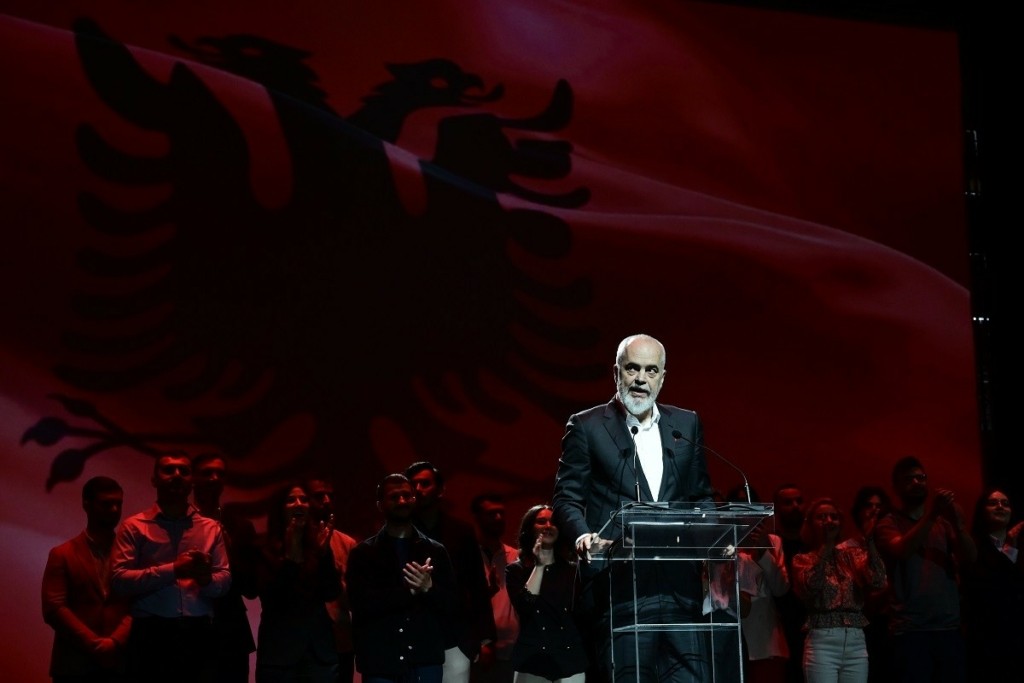Ξαφνική συνάντηση Ράμα με Κοσοβάρους στην Αθήνα – Αιφνιδιασμός της ΕΛ.ΑΣ