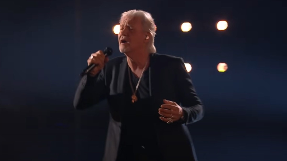 Johny Logan: Επέστρεψε στη Eurovision και τραγούδησε το «Euphoria» της Loreen