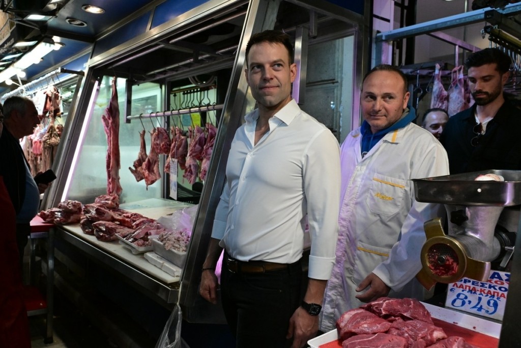 Στέφανος Κασσελάκης: Στη Βαρβάκειο πριν πάει Κέρκυρα για το Πάσχα (Pics)