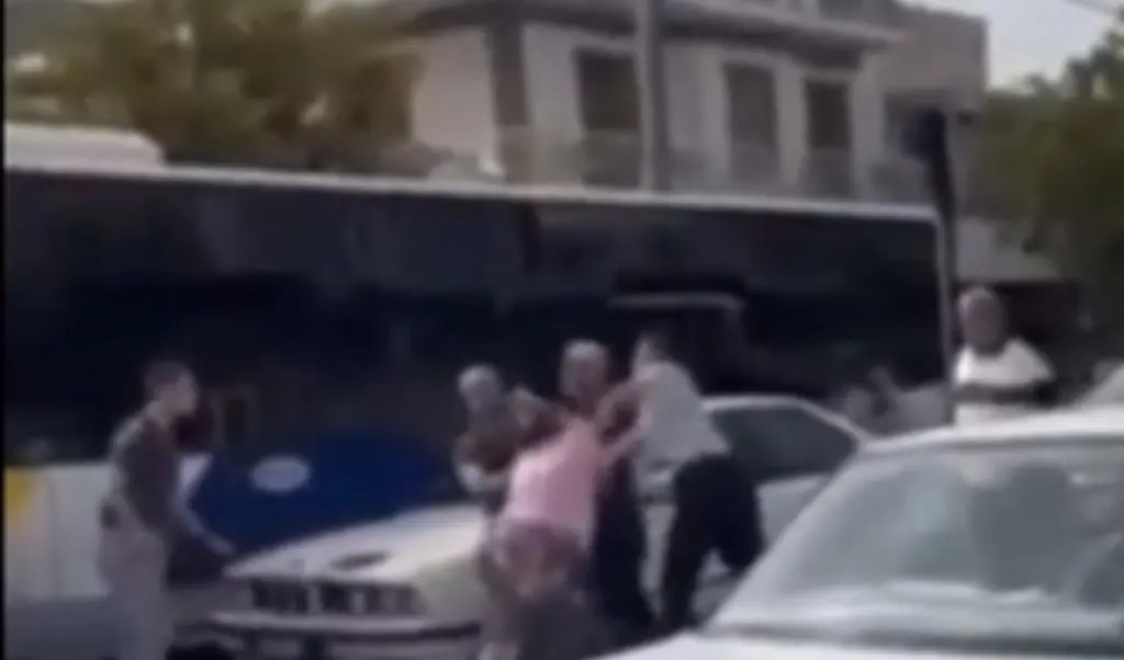 Αιγάλεω: Ταυτοποιήθηκαν οι τρεις νταήδες που επιτέθηκαν στο ζευγάρι -Έρευνες για τον εντοπισμό τους