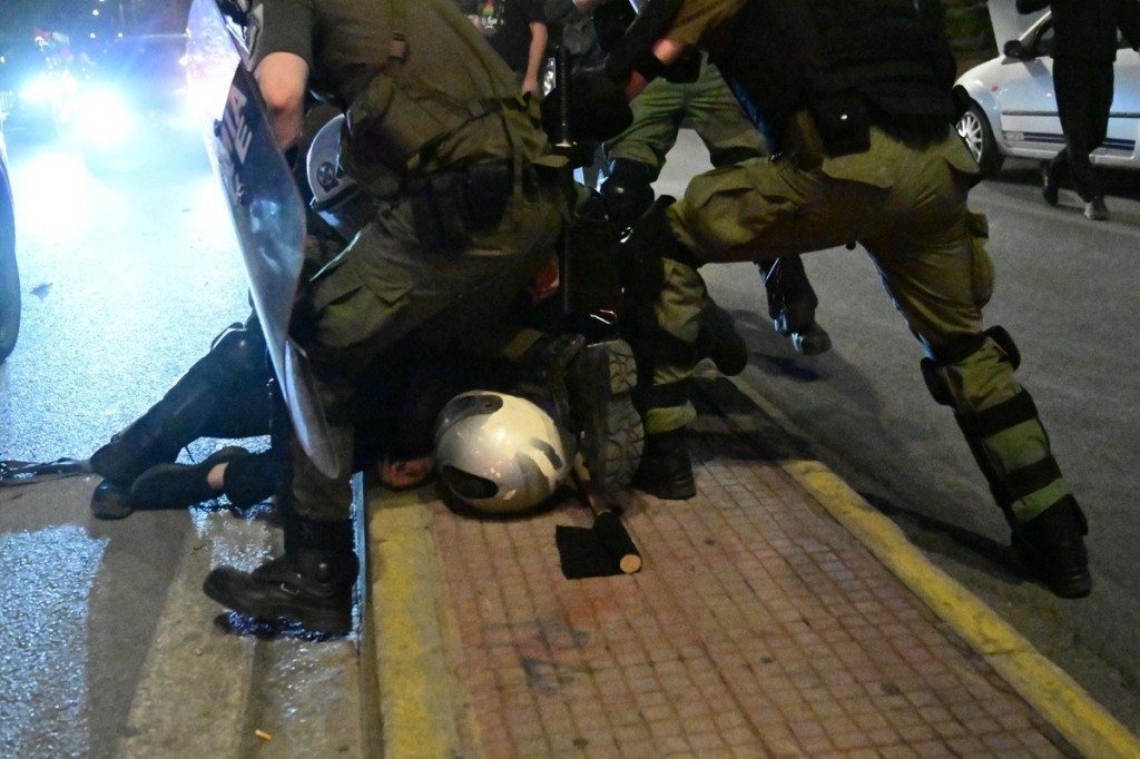 Με πάνω από 2.500 άτομα η συγκέντρωση και πορεία υπέρ της Παλαιστίνης – Μικροεπεισόδια με 3 συλλήψεις