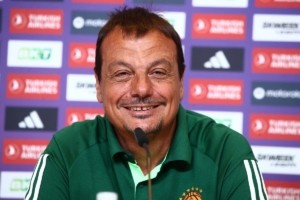 Αταμάν: “Ευχαριστώ τους 40.000 φιλάθλους που ήρθαν στους αγώνες, συγχαίρω τον Παναθηναϊκό”