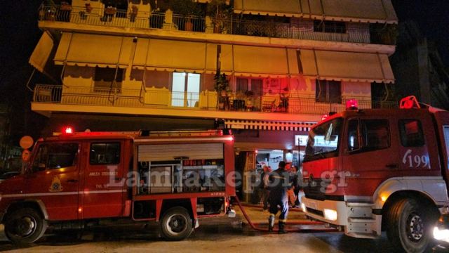 Λαμία: Κινδύνεψε ηλικιωμένη από πυρκαγιά που προκλήθηκε σε διαμέρισμα (pics&vid)