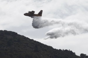 Η Ελλάδα στέλνει δύο Canadair στην Ισπανία για τη μάχη με τις δασικές πυρκαγιές