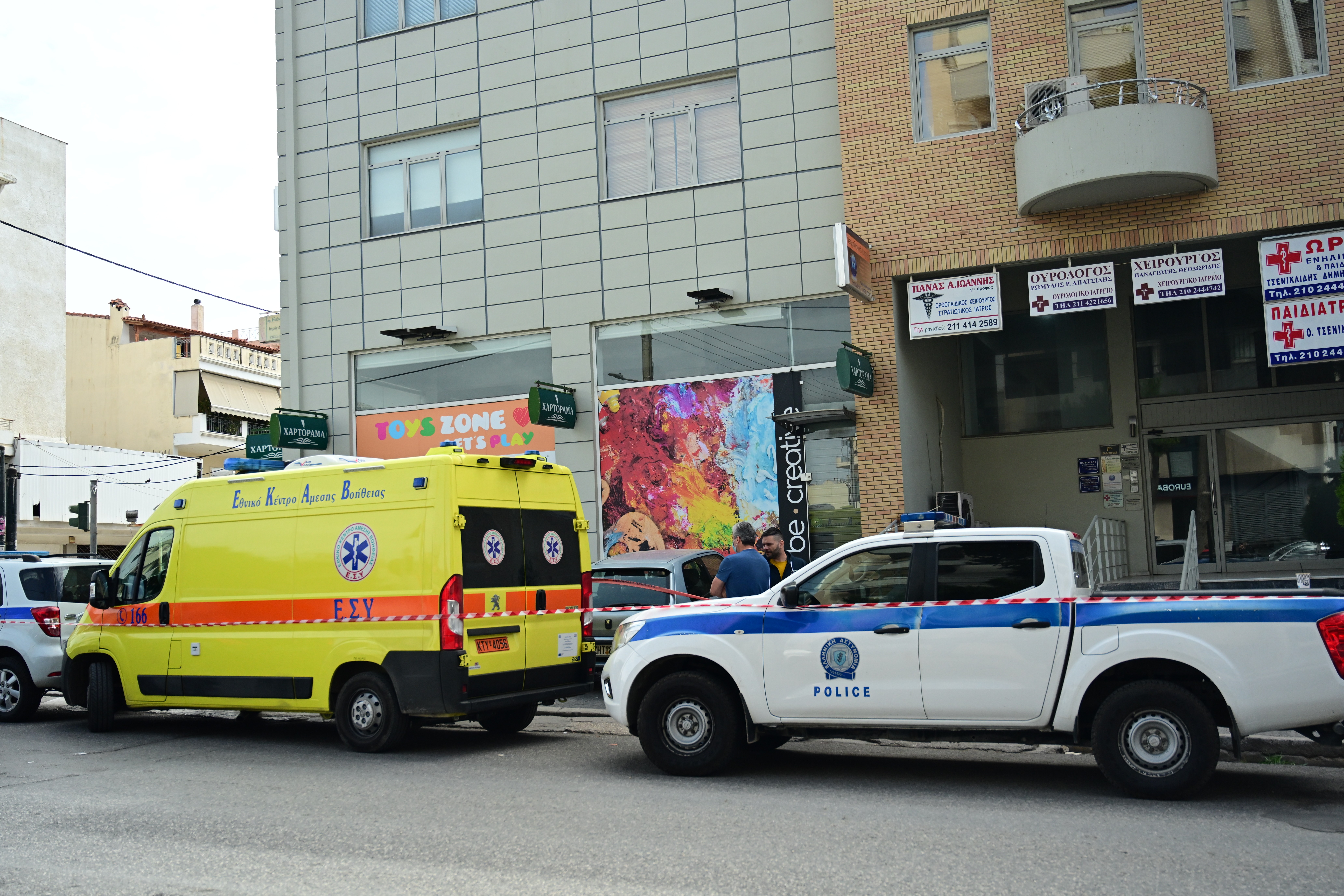 Βίντεο ντοκουμέντο λίγο μετά τη δολοφονία της 40χρονης στο Μενίδι -Μαχαιρώθηκε πάνω από 10 φορές