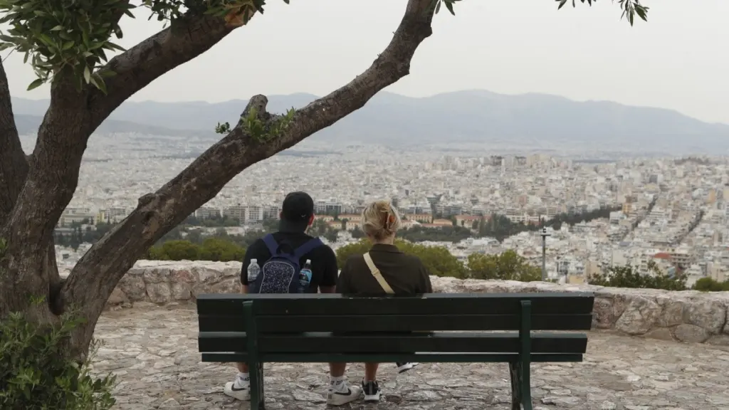 Καιρός σήμερα: Έως 37 βαθμούς και αφρικανική σκόνη – Πού αναμένονται καταιγίδες