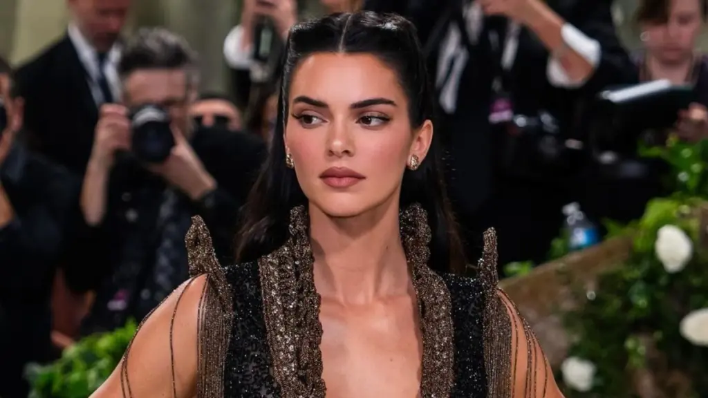 Kendall Jenner – Topless και καυτή στο Instagram – Ανέβασε την θερμοκρασία στα ύψη