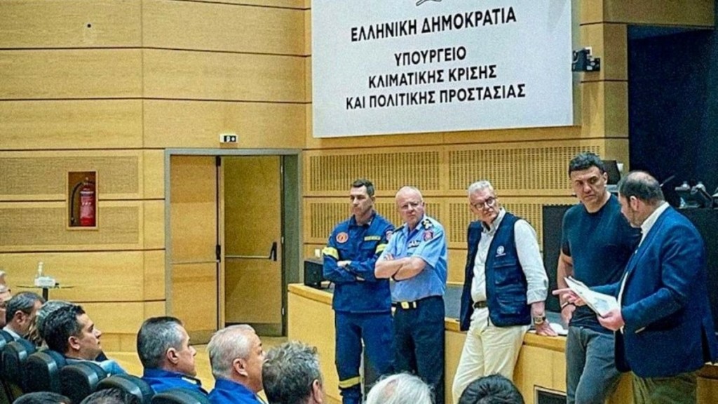 Σύσκεψη υπό τον Βασίλη Κικίλια για το όρος Αιγάλεω