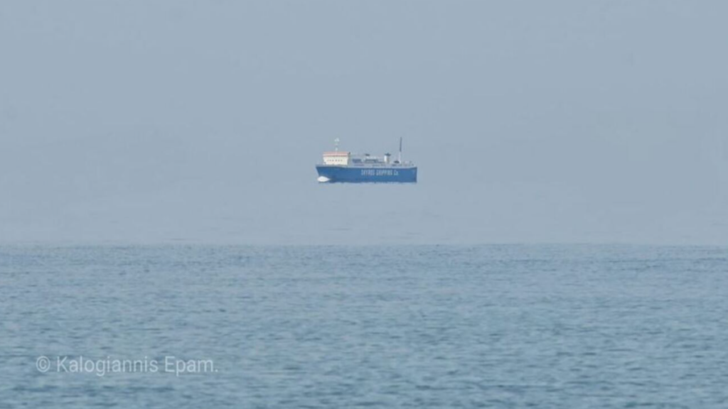 Πλοίο έγινε… ιπτάμενο ανοιχτά της Κύμης -Ποιο είναι το φαινόμενο που προκάλεσε την εικόνα