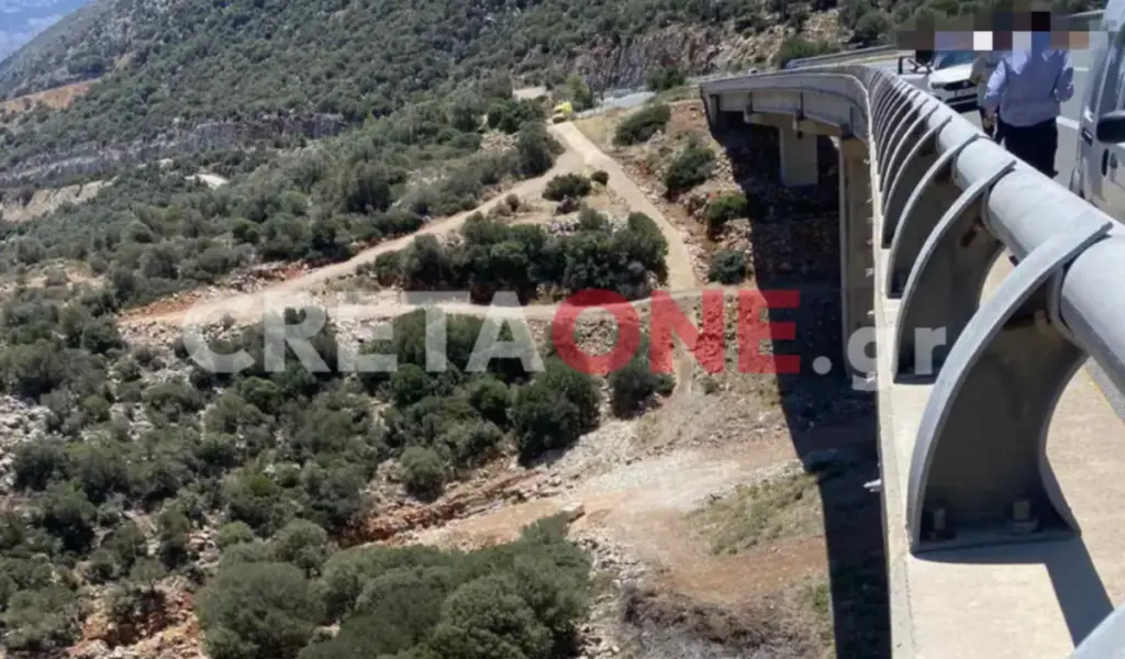 Τραγωδία στο Ηράκλειο: Γυναίκα σταμάτησε σε γέφυρα με την παρέα της για φωτογραφίες και έπεσε στο κενό