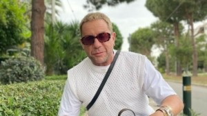Κουμπάρος Γιώργου Μαζωνάκη: “Ορισμένα μέλη της οικογένειάς του προσπαθούν να τον καταστρέψουν”