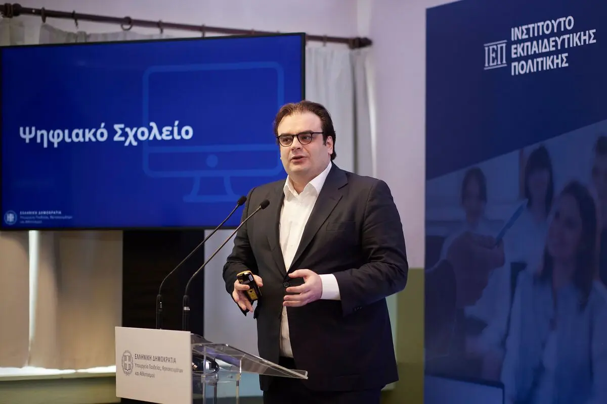 Πιερρακάκης για το Ψηφιακό Σχολείο: Στηρίζει την σχέση δασκάλου – μαθητή, δεν την υποκαθιστά