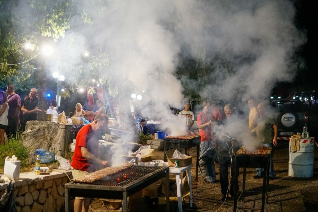 Ηλεία: Από βραστή προβατίνα η δηλητηρίαση 37 ατόμων σε πανηγύρι -Μεταφέρθηκαν στο Κέντρο Υγείας