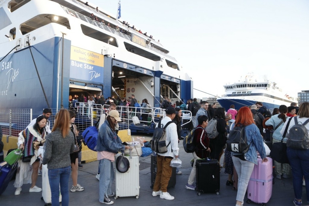 Πάσχα: Αρχίζει σήμερα η…μεγάλη φυγή των εκδρομέων – Η κίνηση στα λιμάνια της χώρας
