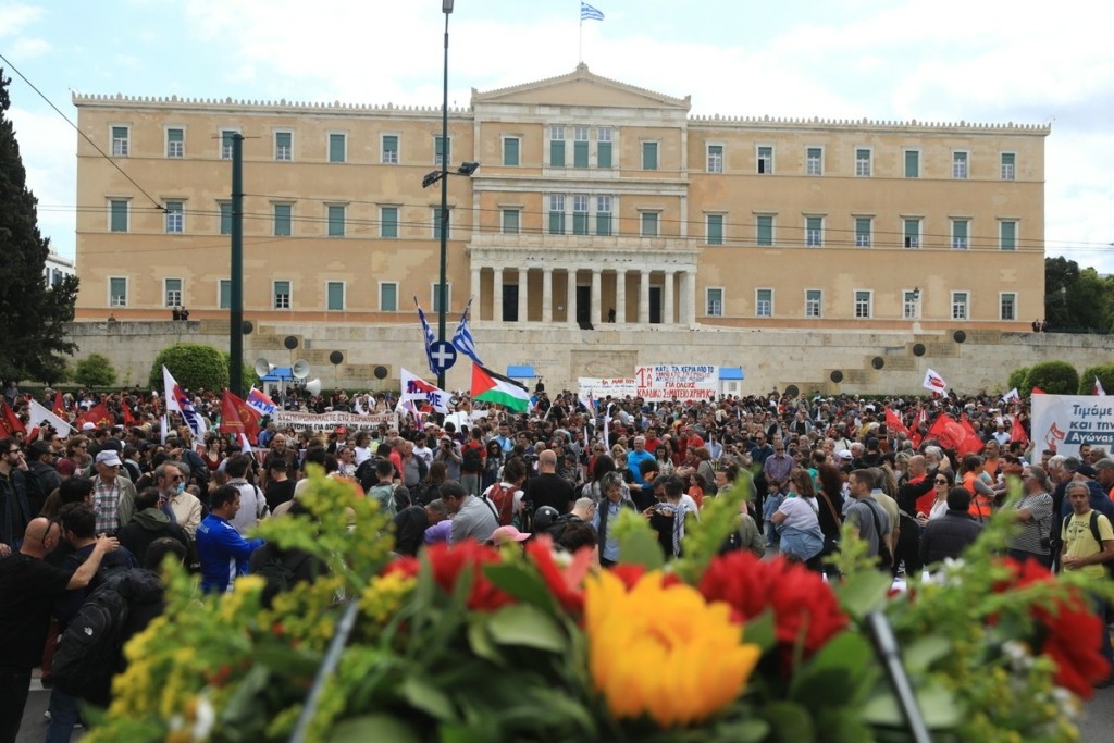 Σε εξέλιξη οι απεργιακές συγκεντρώσεις στο κέντρο της Αθήνας -Ποιοι δρόμοι κλείνουν